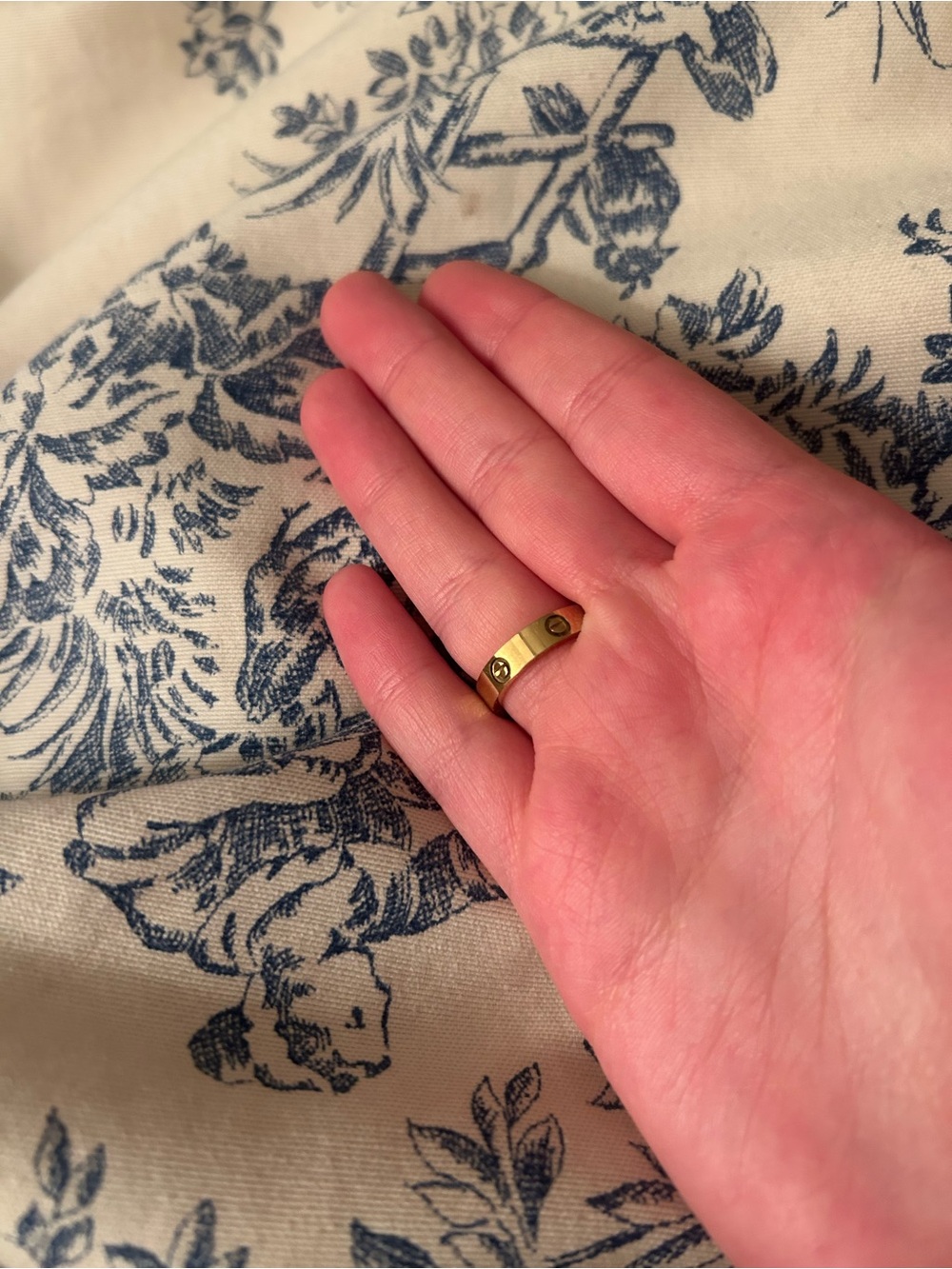 Love ring - Picture 3 of 9